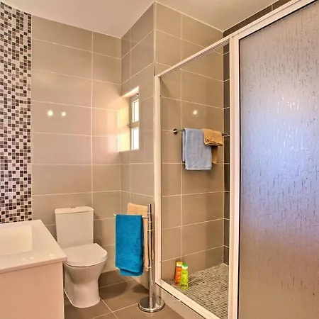 Guita Family House Villa